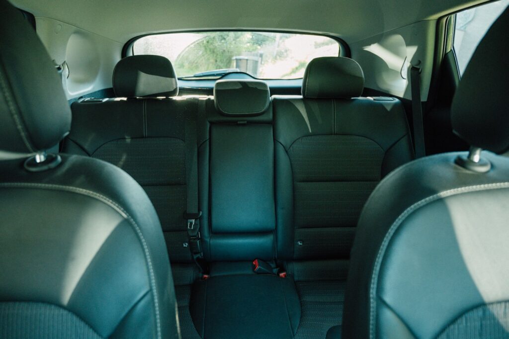 Top Interior Car Cleaner: The Ultimate Guide to a Spotless Finish 1 black leather car seat during daytime