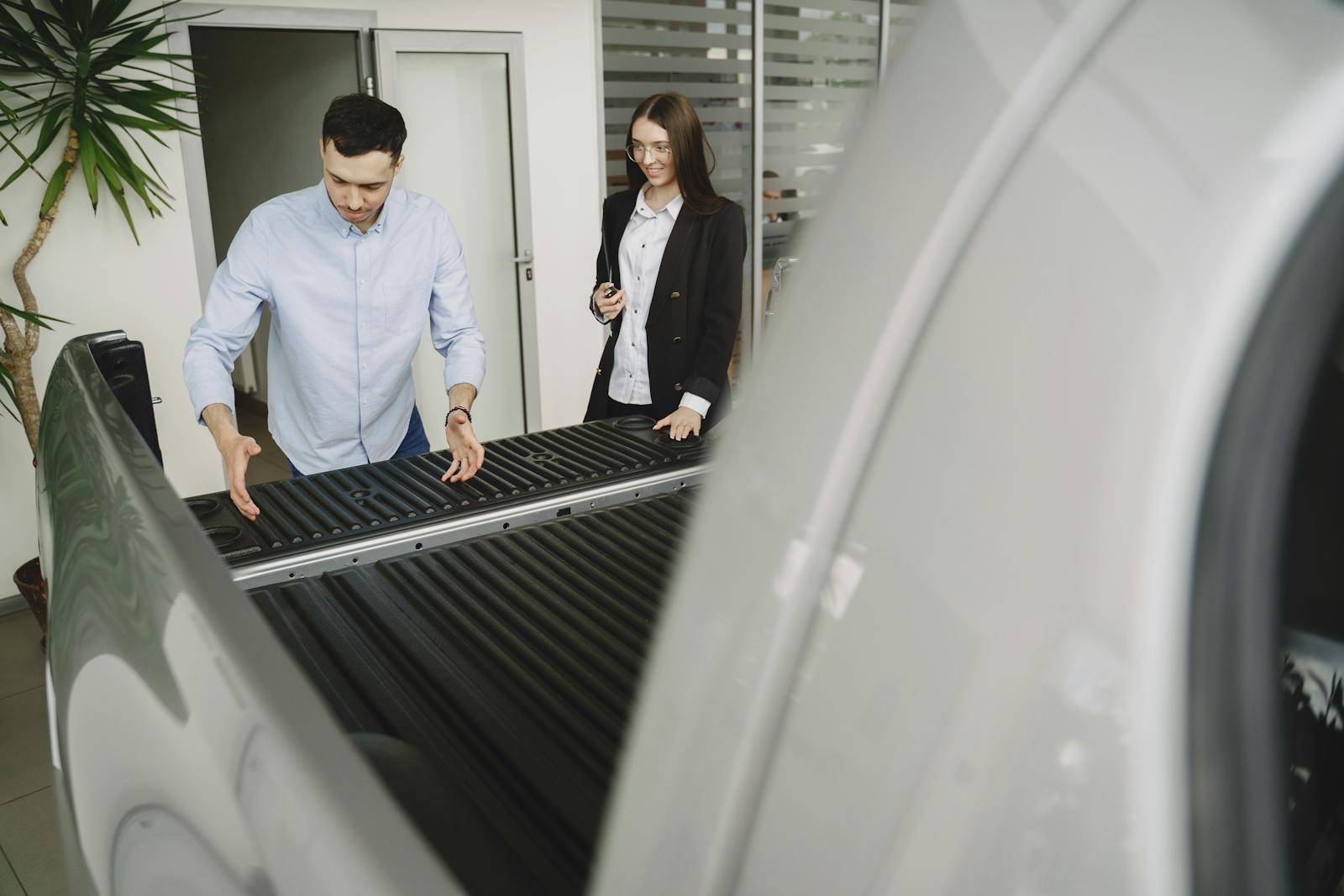 best time to buy a car